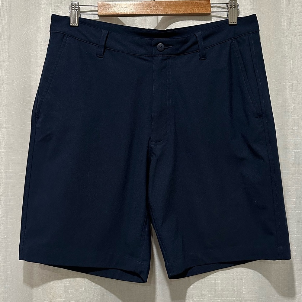 FootJoy Men‘s 9“ Inseam Golf Shorts in Color Navy Size W32